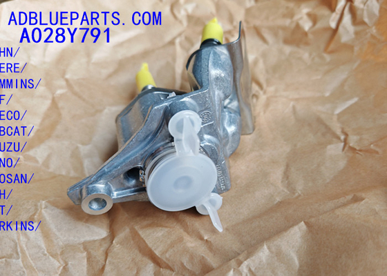 A028Y791 OEM BOSCH DEF DOSING UNIT / UREA NOZZLE / DOSING MODULE A028Y791 Adblue Iniettore ugello ugello di dosaggio per JOHN DEERE CUMMINS DAF IVECO BOBCAT ISUZU HINO DOOSAN CNH PER CATKINS UD
